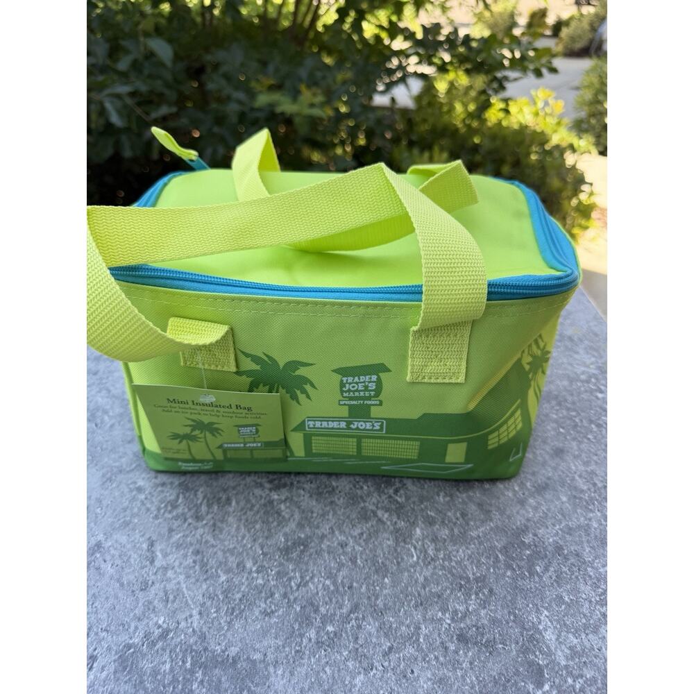 Trader Joe’s Lime Green and Blue Zipper Mini Insulated Summer Tote, 1.5 Gal, NWT
